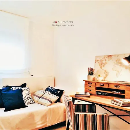 A&a Brothers Boutique -marina Port D'aro- Daire